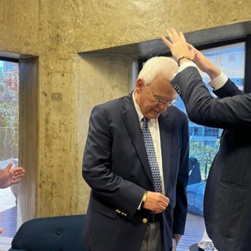 Rabino Rav Sany abençoa embaixador do Chipre e Dr. Luiz Teixeira
